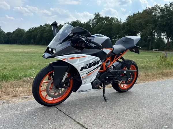 2016 KTM RC 390 - € 3.200 · Bieden (1/1)