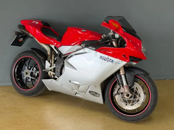 2000 MV Agusta F4 750 S | 37.109 km - €6,950 · Bidding (1/1)