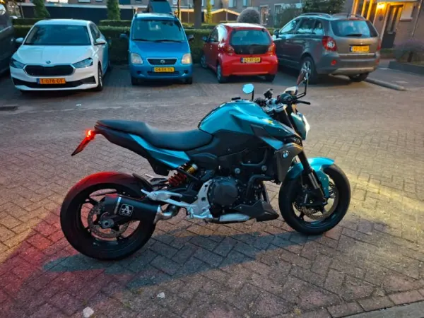 2026 BMW F 900 R - €11,000 · Bidding (1/1)