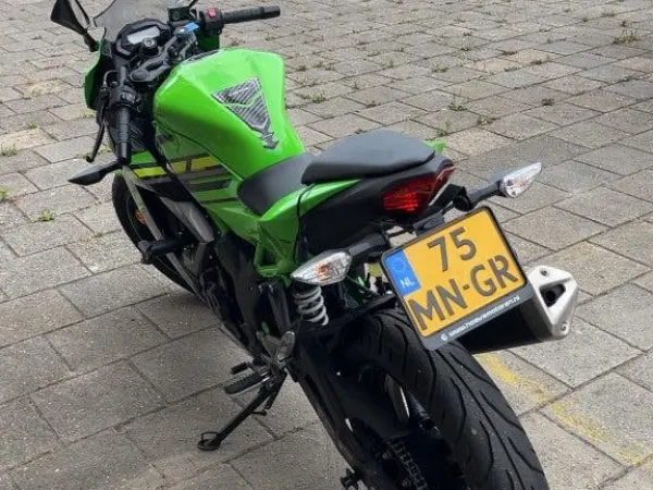 2020 Kawasaki Ninja 125 ABS - € 5.000 · Bieden (1/1)