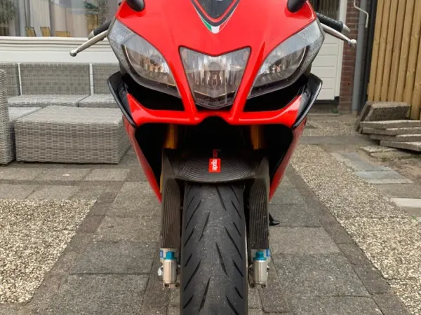 2012 Aprilia Rsv4 Factory 2012 Aprc - € 10.250 · Bieden (1/1)