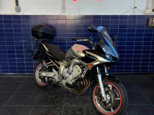 2004 Yamaha FZ 6 Fazer - €2,750 (1/1)