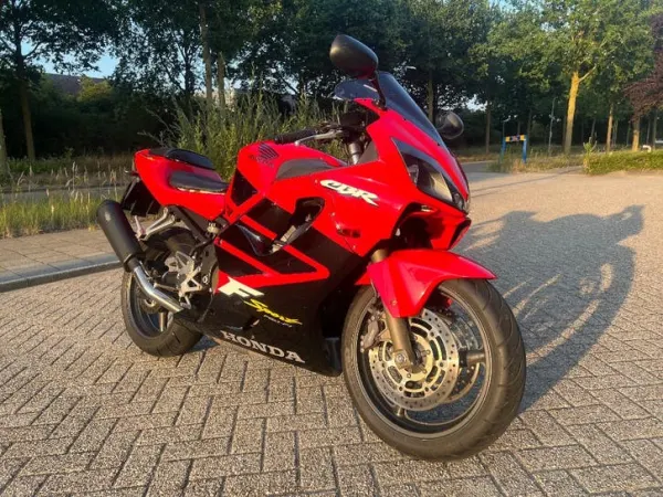 2001 Honda CBR 600 F - € 3.750 · Bieden (1/1)