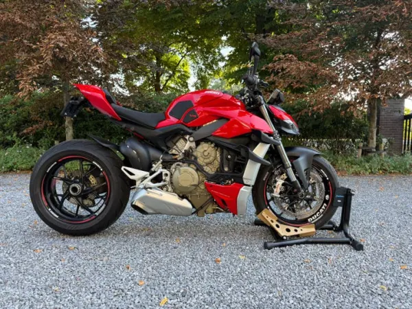 2020 Ducati Streetfighter V4 - € 18.000 · Bieden (1/1)