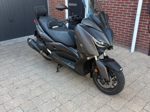 2021 Yamaha Xmax 400 ABS 2021 Grey Edition, Malossi, Akrapovic - €6,499 · Bidding (1/1)