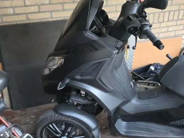 2023 Piaggio MP3 300 - Bieden (1/1)