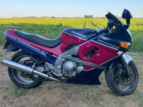 1992 Kawasaki ZZR-600 te Koop - €995 · Bidding (1/1)