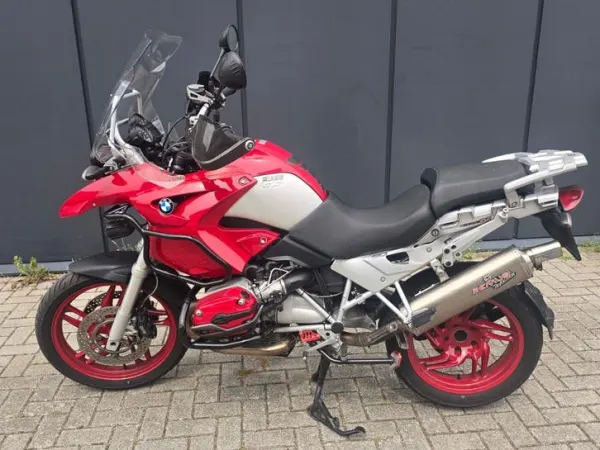 Bouwjaar onbekend BMW R1200GS met Carbon Details en Sportuitlaat - € 3.600 · Bieden (1/1)