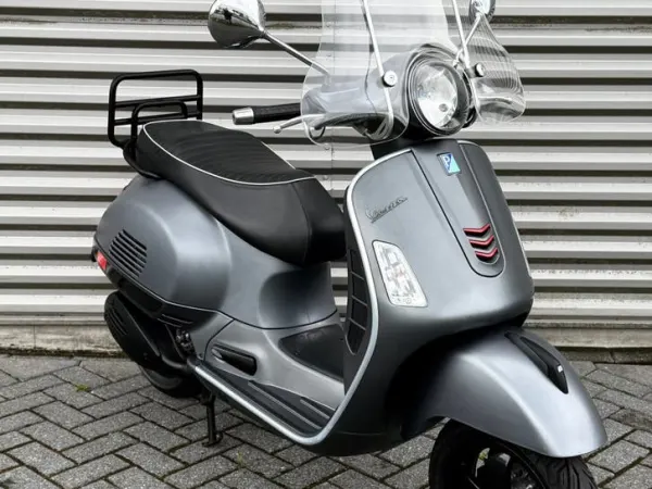 2011 Vespa GTS 300 Super Sport Mat Grijs - € 3.300 (1/1)