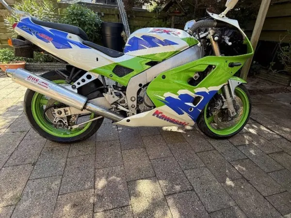 1995 Kawasaki ZXR 400 - € 2.500 · Bieden (1/1)