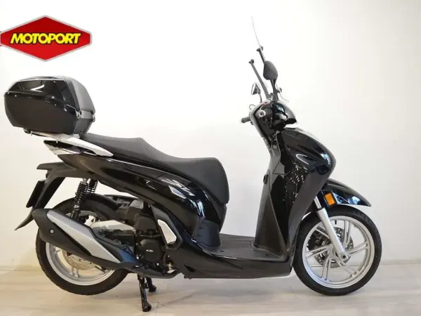 2022 Honda SH 350I - € 5.690 (1/1)