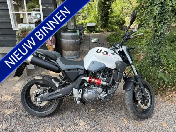 2012 Yamaha MT-03 - € 3.950 (1/1)