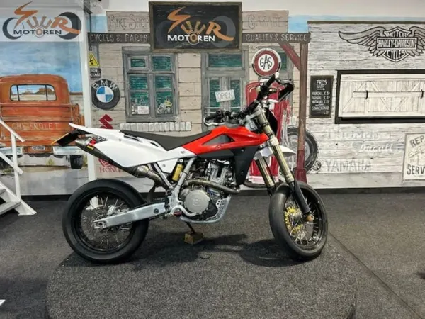 2006 Husqvarna H8 (bj 2006) 37 hrs - € 3.450 · Bieden (1/1)