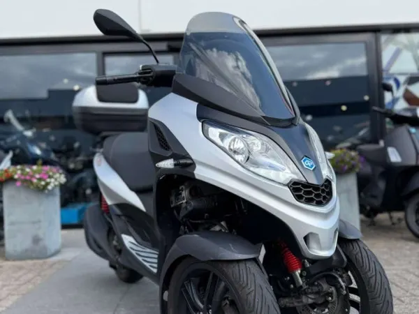 2023 Piaggio MP3 300 Sport - € 6.500 (1/1)