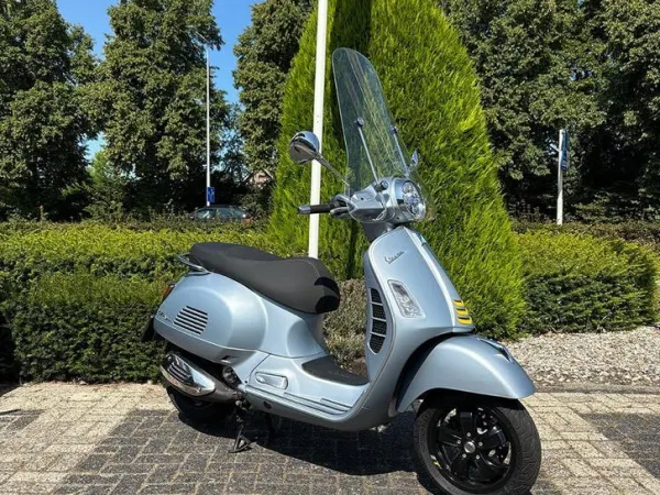 2022 Vespa GTS 300 - € 5.295 (1/1)
