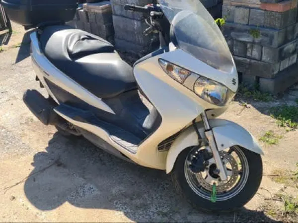 Bouwjaar onbekend Suzuki Burgman 200 - € 900 · Bieden (1/1)