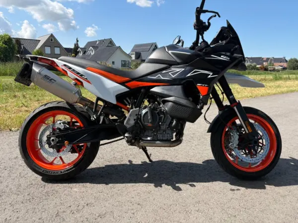 2023 KTM 890 SMT - €11,450 · Bidding (1/1)