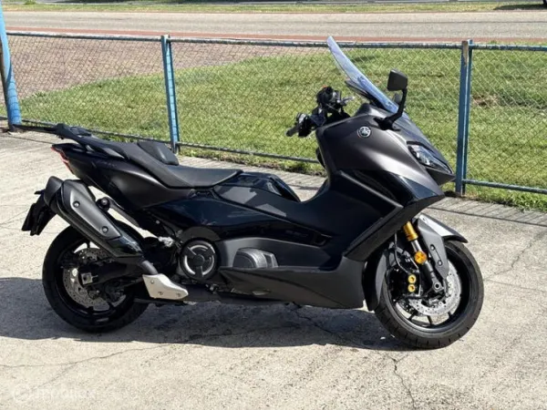 2025 Yamaha Tmax 560 Tech Max ABS NW Door mij Gekocht NL T-Max - € 14.700 (1/1)