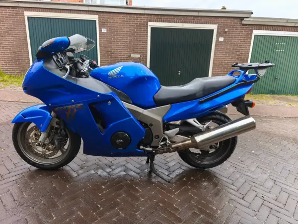 2000 Honda CBR 1100 - € 2.000 (1/1)