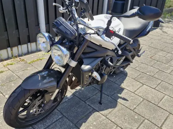 2010 Triumph Street Triple 675 - € 4.300 (1/1)