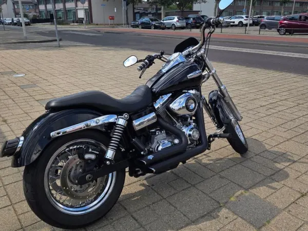 2008 Harley-Davidson Super Glide Custom 2008 - €8,750 · Bidding (1/1)