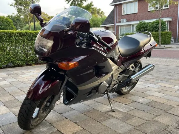 1999 Kawasaki ZZR 600 - Reserved (1/1)