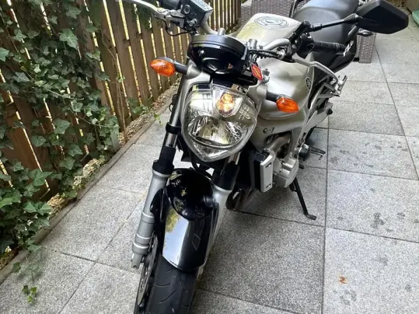 2004 Yamaha FZR 600 - € 3.095 (1/1)