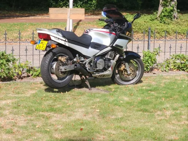 1989 Yamaha FJ 1200 - €1,300 · Bidding (1/1)