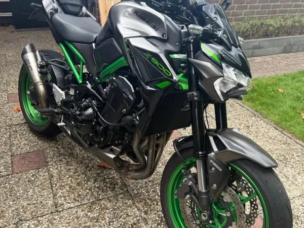 2023 Kawasaki Z900-Sportieve Naked Bike met ABS en SC Project - €9,000 · Bidding (1/1)