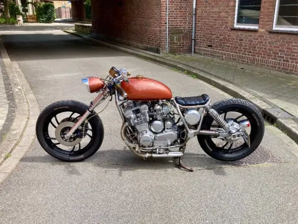 1985 Yamaha XJ 700 S Custom Bobber - € 3.850 (1/1)