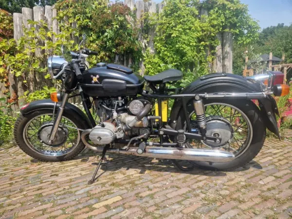 2004 Ural Retro Solo Classic Tourist - €2,300 · Bidding (1/1)