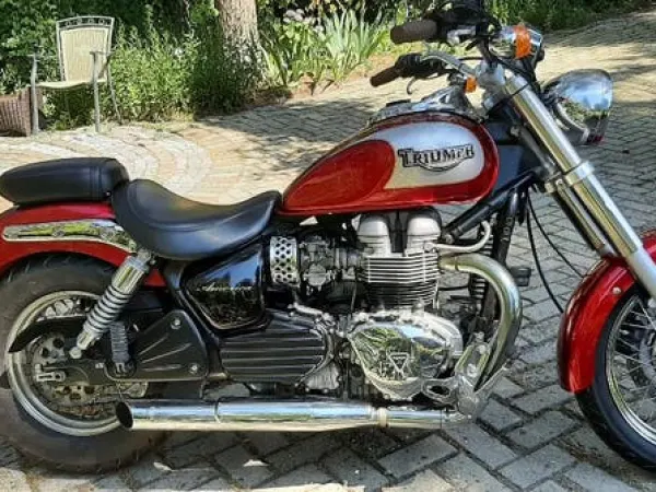 2003 Triumph Bonneville AMERICA. Only 13.000 km op Teller - € 4.500 (1/1)