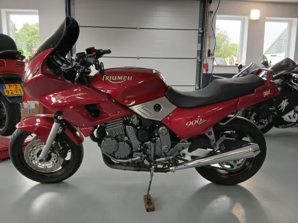 Year unknown Triumpf Trident Sprint 900 . Super Netjes . NL Motor . - €1,995 (1/1)