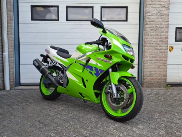 1998 Kawasaki Ninja zx-6r / 600cc / 1998 - €3,150 · Bidding (1/1)