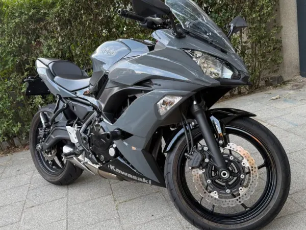 2020 Kawasaki Ninja 650 - €6,750 · Bidding (1/1)