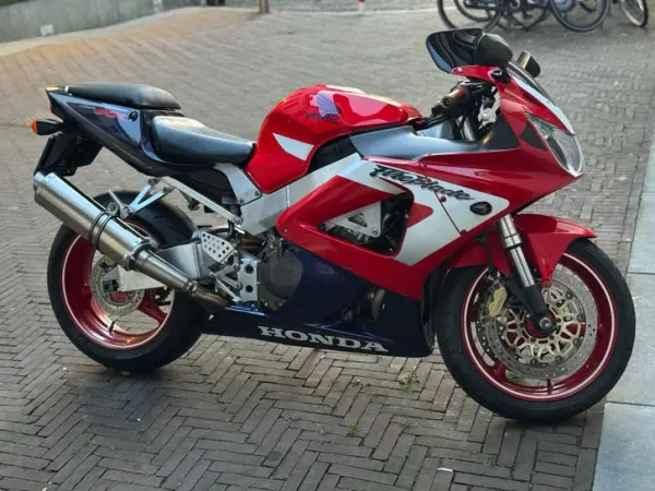2001 Honda CBR 900 RR Fireblade SC44 - €2,950 (1/1)