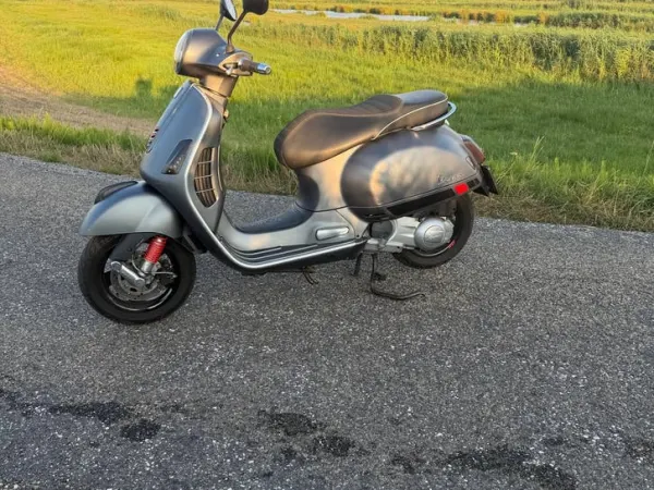 2018 Vespa GTS 300 Super Sport-Zo Goed als Nieuw - € 5.000 · Bieden (1/1)