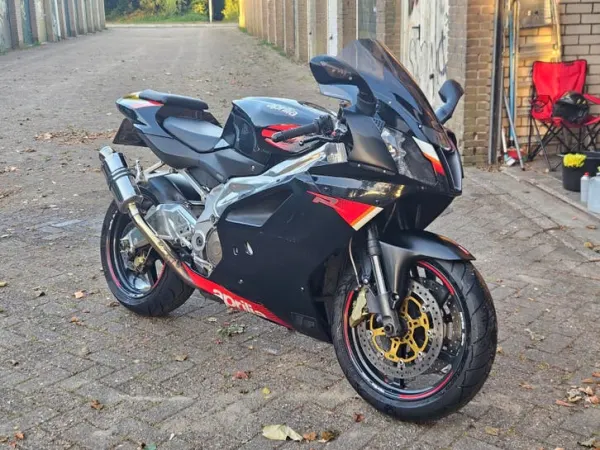2004 Aprilia RSV 1000 R - €3,099 · Bidding (1/1)