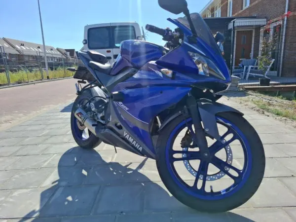 2013 Yamaha YZF R 125 - € 2.900 · Bieden (1/1)