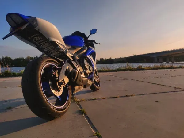 2006 Suzuki GSX-R 600 - € 5.250 · Bieden (1/1)