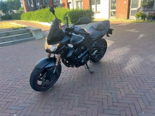 Bouwjaar onbekend Kawasaki Z750R-Krachtige Naked Bike 2012 - € 4.900 · Bieden (1/1)