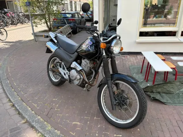 1997 Honda SLR 650 - €1,750 · Bidding (1/1)