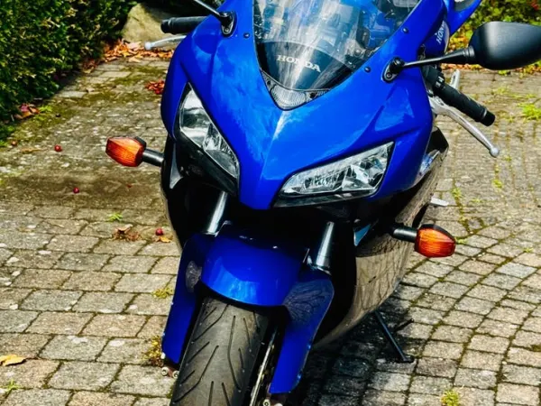 2005 Honda CBR 1000RR Fireblade - €5,900 · Bidding (1/1)