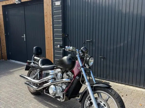 Year unknown Honda VT 1100 Shadow-Nieuwe Banden en Accu - Bidding (1/1)