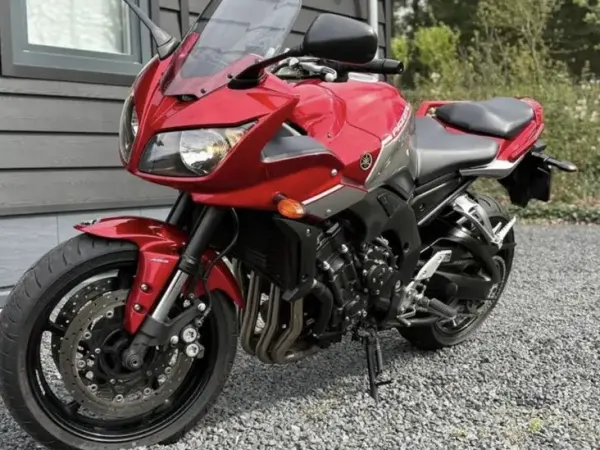 2012 Yamaha FZ 1 - €6,500 (1/1)