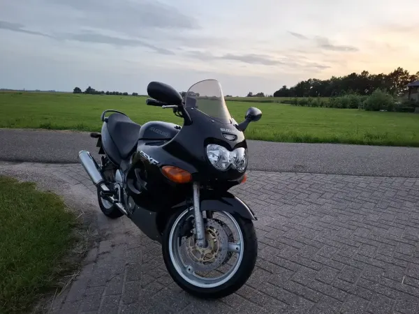 1998 Suzuki GSX 750 - €1,500 (1/1)