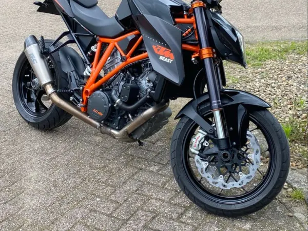 Year unknown KTM 1290 Superduke R 2015-Vol Opties en Grote Beurt Gehad - €8,950 · Bidding (1/1)