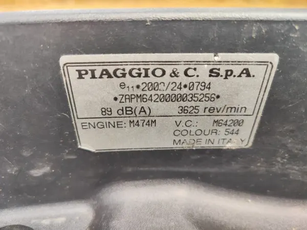 2013 Piaggio Te Koop Zeer Mooie Piago MP 3 Kleur wit - €3,000 · Bidding (1/1)