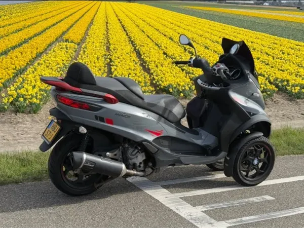 Year unknown Piaggio MP3 500 - €4,950 · Bidding (1/1)
