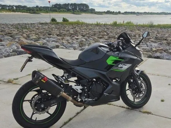 Year unknown Kawasaki Ninja 400 - Bidding (1/1)